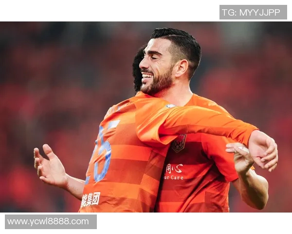 鲁能与上港比赛中越位争议引发热议球迷和专家各执己见